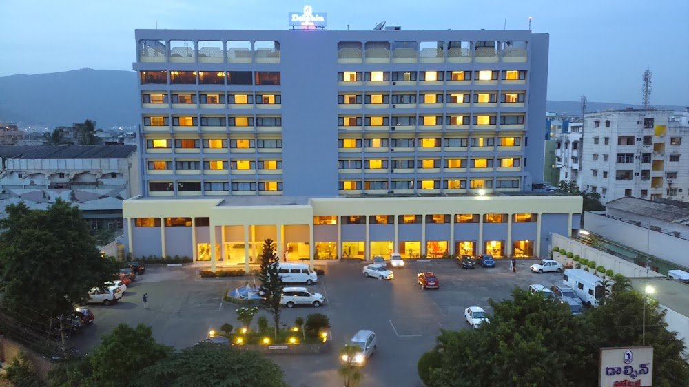 Dolphin Hotel photo 2