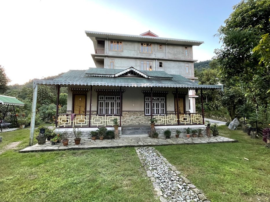 Tripoo Rhisum the Haapo retreat
