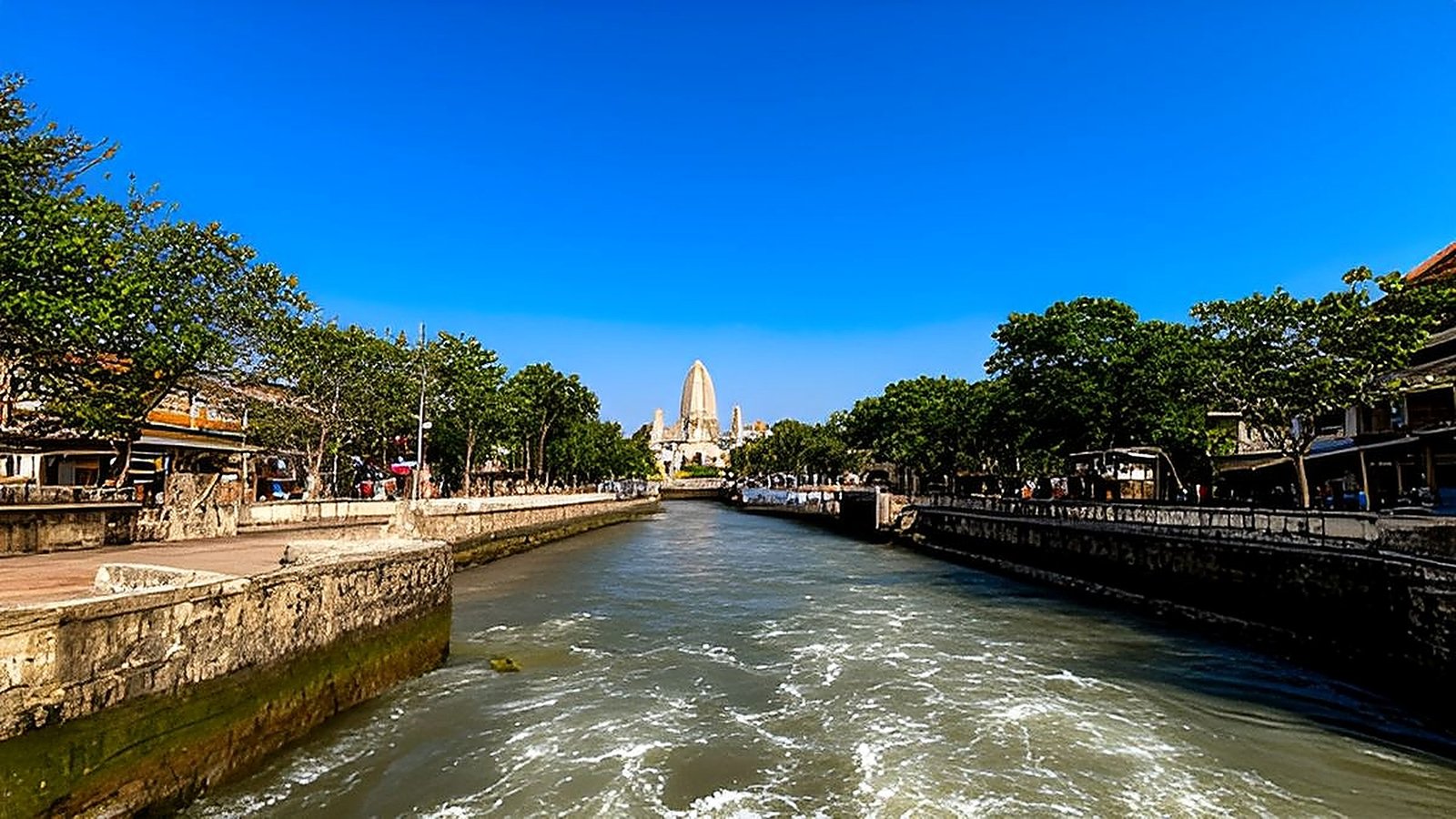 Phnom Penh Free and Easy