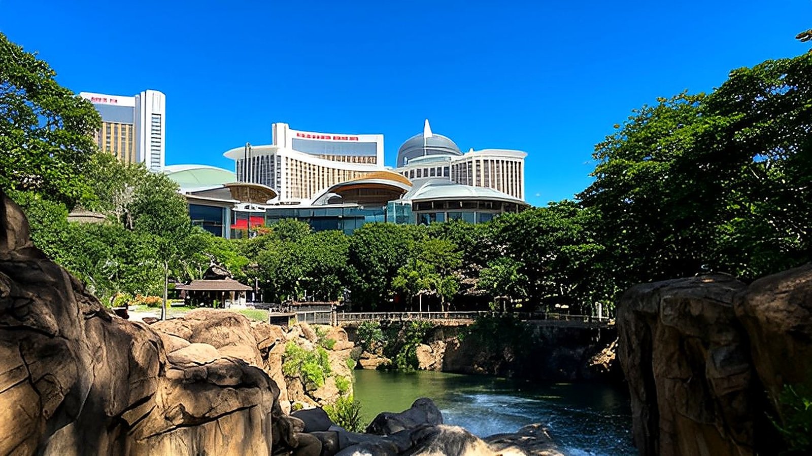 Singapore with Resorts World Sentosa